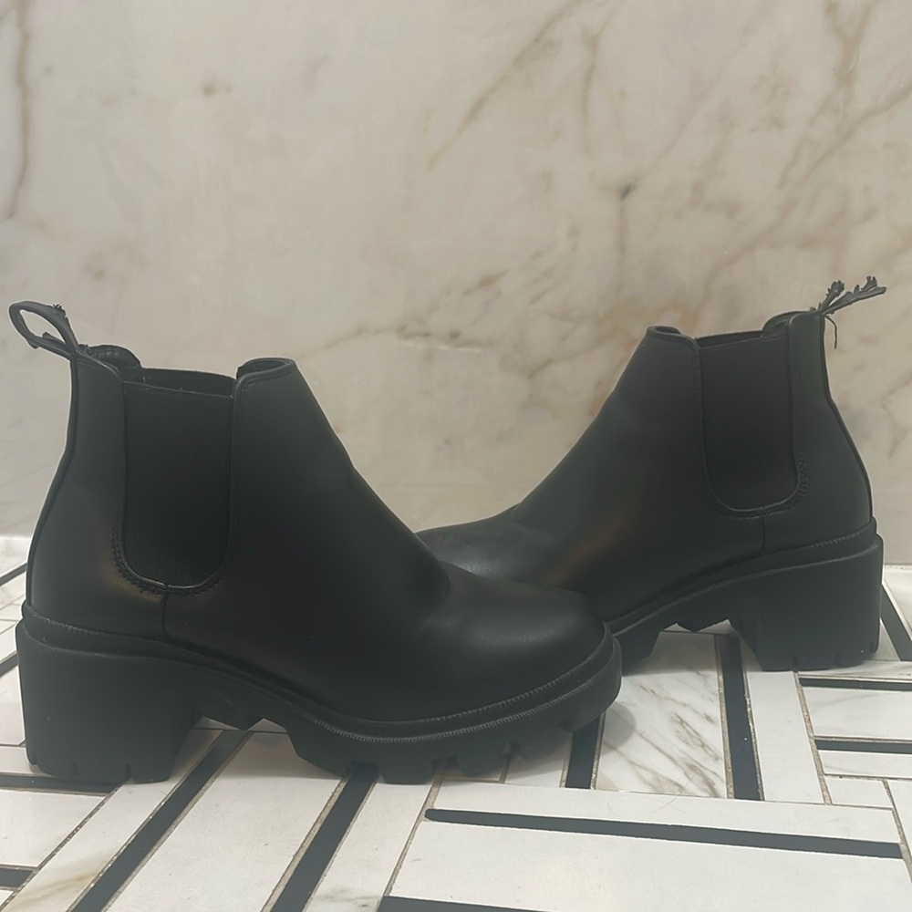 Steve Madden Chelsea Boots